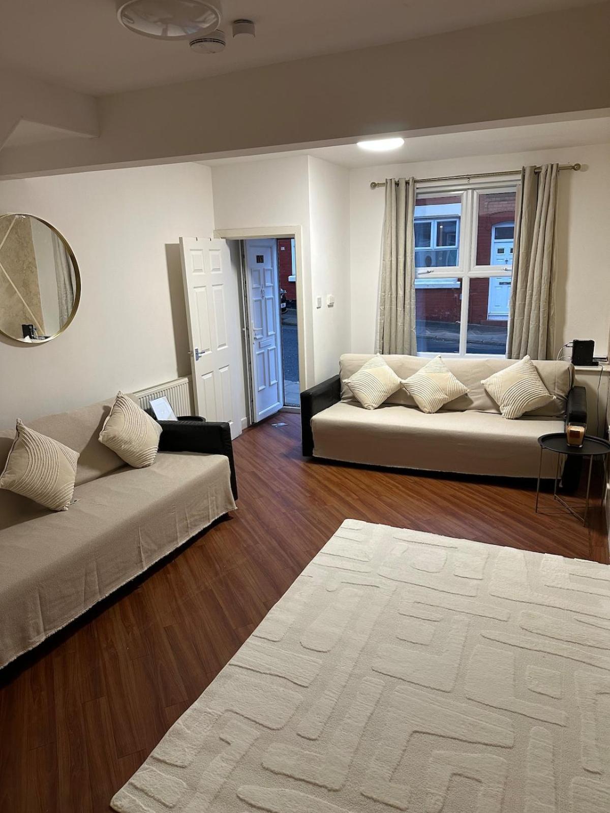 Two Bedroom House Free Parking Liverpool Eksteriør bilde